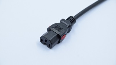 帶自鎖電源線插頭是怎樣的？